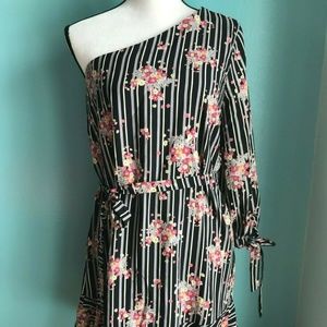 Collective Concepts One Shoulder Dress. size M.